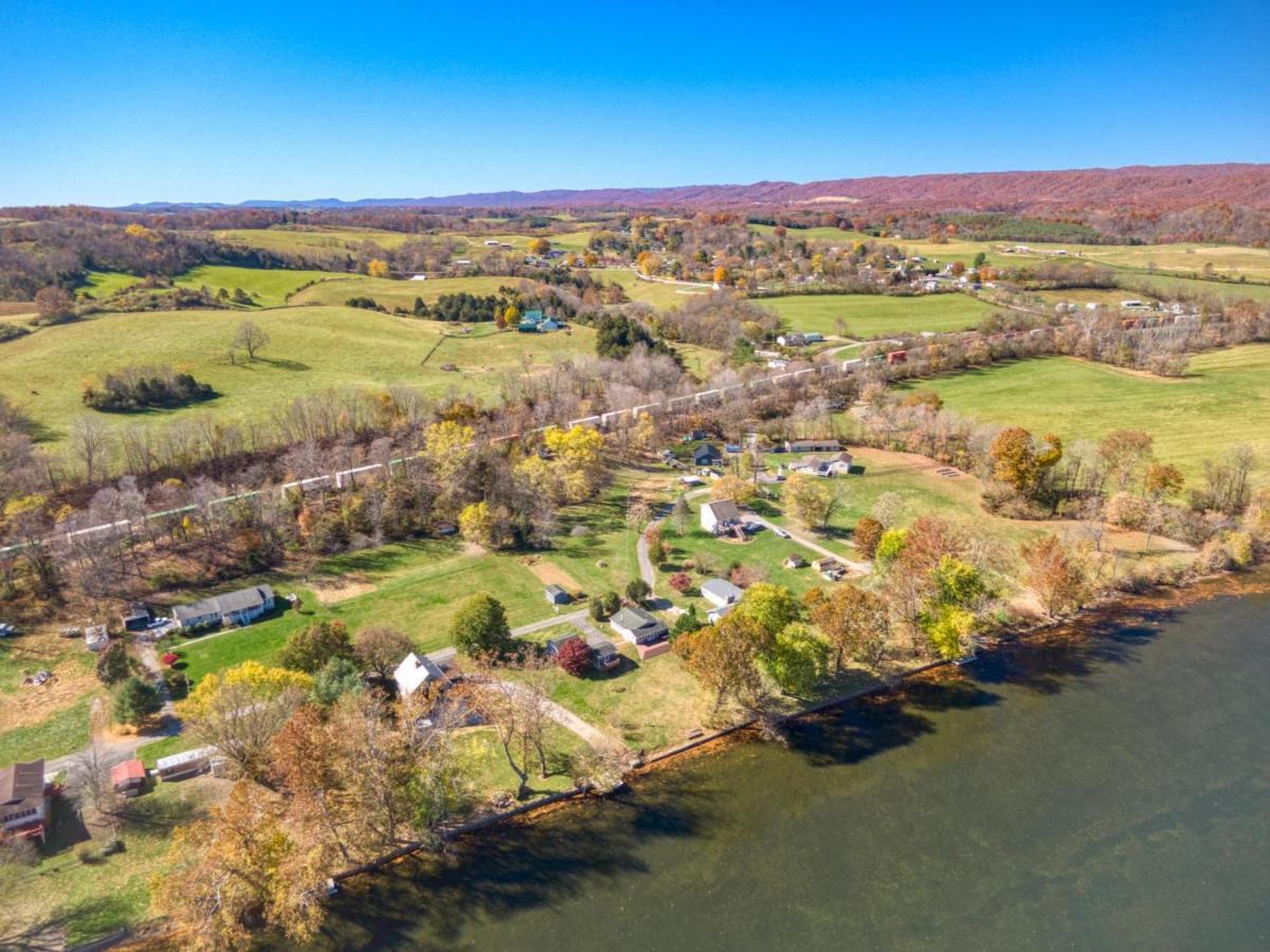 House On The New River, 3Br, 20 Minutes From Vt Редфорд Екстер'єр фото